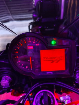 APRILIA TUONO 1000R.