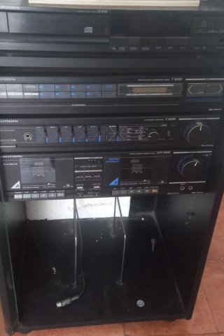 Equipo de música Grundig con altavoces Panasónic