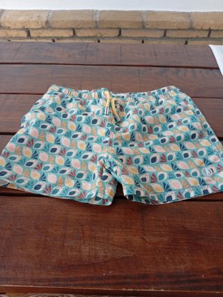 Bañadores niño de unos 11 años,5€,cada uno.