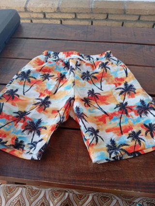 Bañadores niño de unos 11 años,5€,cada uno.