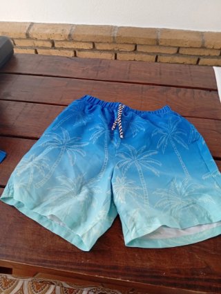 Bañadores niño de unos 11 años,5€,cada uno.