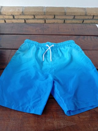 Bañadores niño de unos 11 años,5€,cada uno.