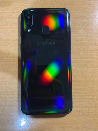 SAMSUNG A40 NEGRO 64 GB- REACONDICIONADO