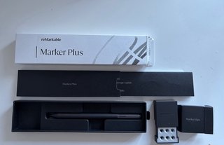 Tablet ReMarkable con custodia e penna