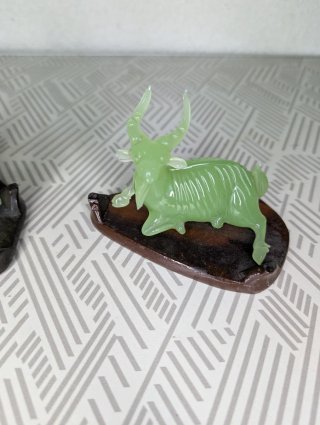 Figuras animales vintage resina tipo jade verde