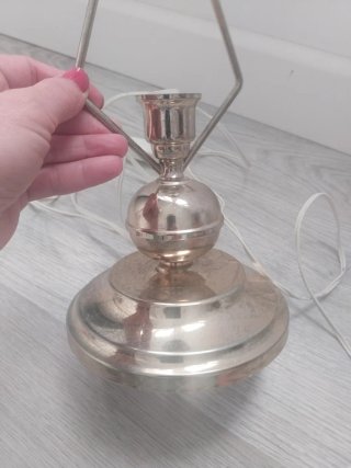 Lámpara de mesa antigua metal dorada