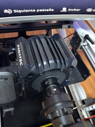 Volante Fanatec 8 Nm tiene 6 meses y poco  uso
