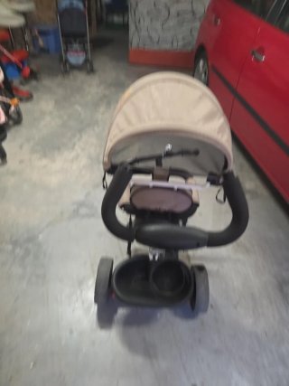 Triciclo infantil con toldo