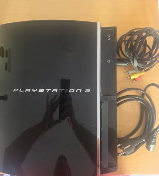 PlayStation 3 Negra con cables