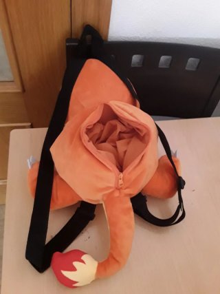 Mochila de peluche Charmander Pokémon
