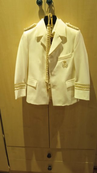 Trajes de comunión niño beige y dorado