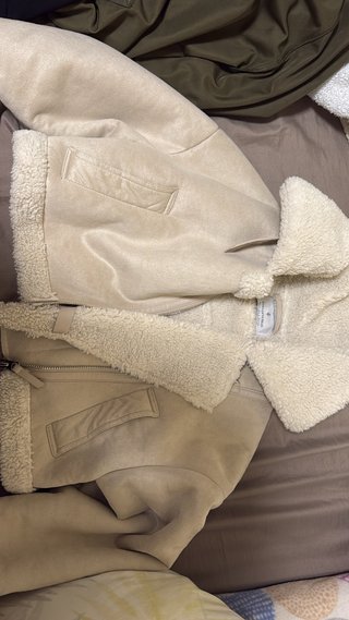 Chaqueta beige con borreguito