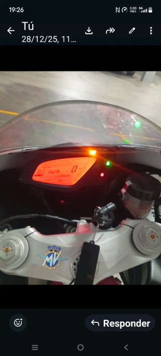 MV Agusta Moto Deportiva Blanca y Roja