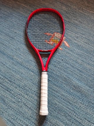 Raqueta YONEX VCORE 100 Roja