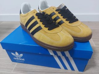 Adidas Spezial.
