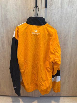 Chaqueta Champion Naranja y Negra