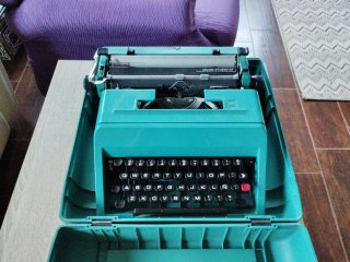 Máquina de escribir Olivetti Studio 45