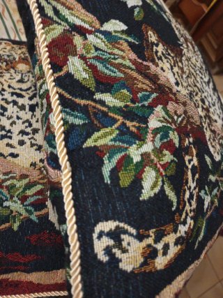 Cojines antiguos con estampado de leopardo
