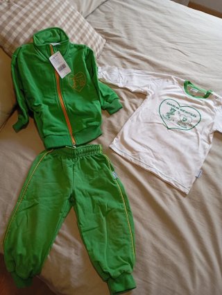 Se vende uniforme infantil de la guardería pinocho