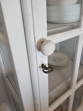 Vitrina de madera y cristal