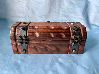 Cofre de Madera y Metal
