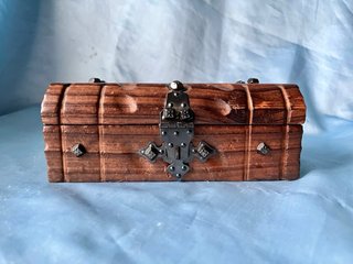 Cofre de Madera y Metal