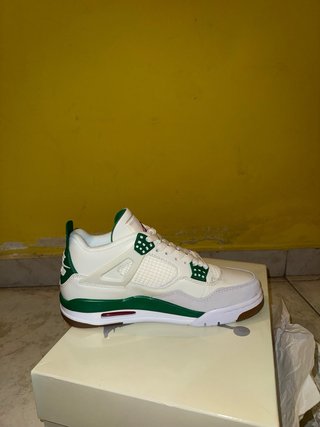 Jordan 4 Retro Blanco y Verde