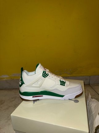 Jordan 4 Retro Blanco y Verde