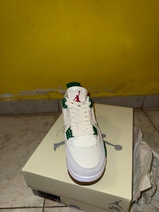 Jordan 4 Retro Blanco y Verde