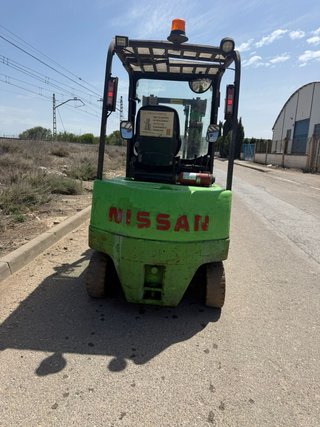 Carretilla elevadora Nissan eléctrica
