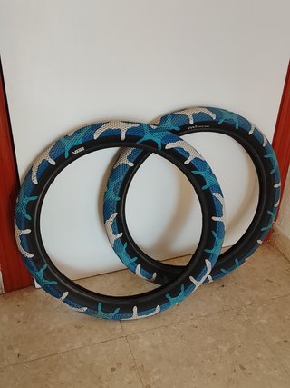 Cubiertas Cult Vans Camuflaje Azul