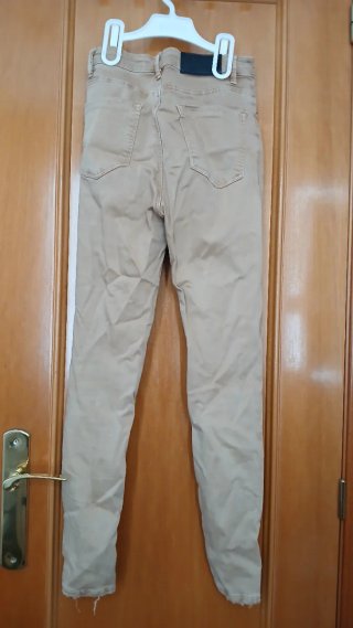 Pantalón marrón Stradivarius