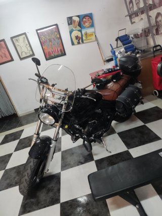 Kymco Venox 250. Moto 2006 ITV 2028 51.000km 800€