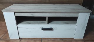 Mesa de comedor de madera y plástico