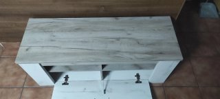 Mesa de comedor de madera y plástico