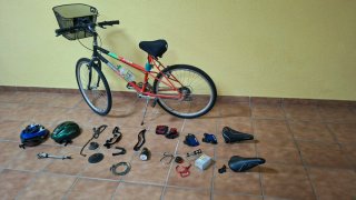 Bicicleta de montaña con accesorios