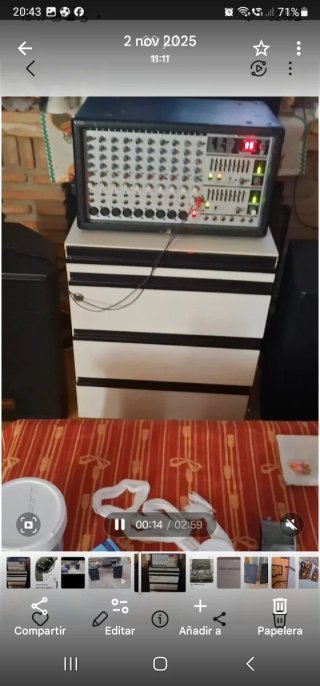 Amplificador VOX con altavoces