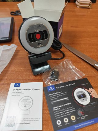 NexiGo N930E Pro Webcam 4K con Luce