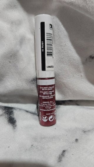 Eyeliner líquido metalizado novo