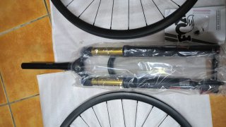 Horquilla Fox 34 SC y Llantas Carbono Boost