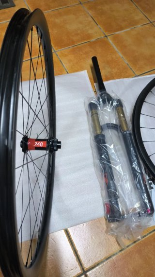 Horquilla Fox 34 SC y Llantas Carbono Boost