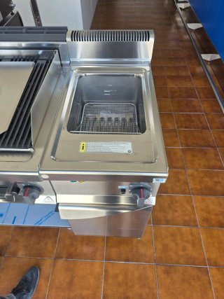 Vitrina expositora refrigerada hostelería