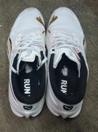 Zapatillas Puma Velocity Nitro Doradas Blancas