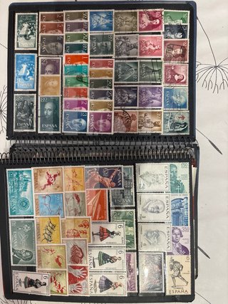 Lote 2 álbumes sellos antiguos España