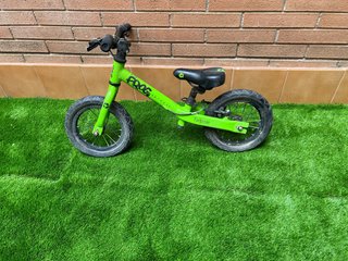 Bicicleta de equilibrio Frog Tadpole