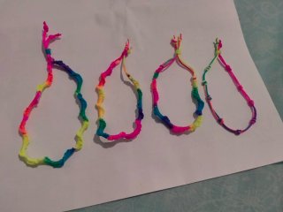 Pulseras de hilo hechas a mano