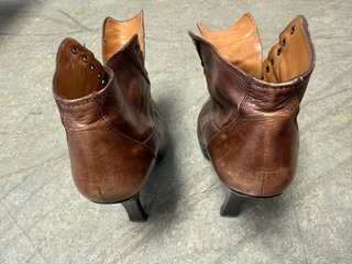 Botines de tacón