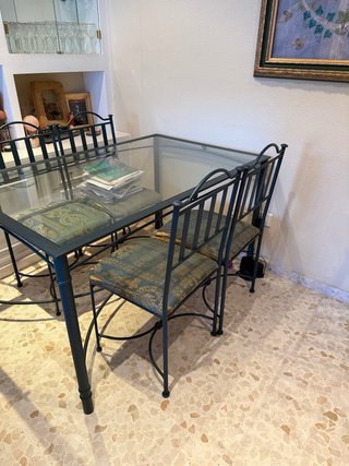 Mesa forja cristal y 4 sillas forja negociable