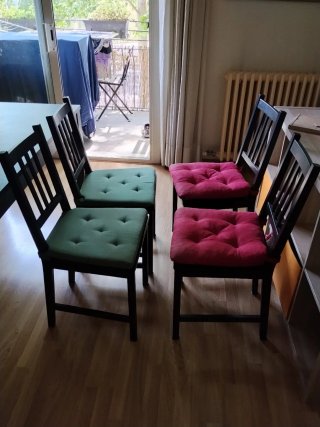 Mesa extensible comedor + 4 sillas madera negra
