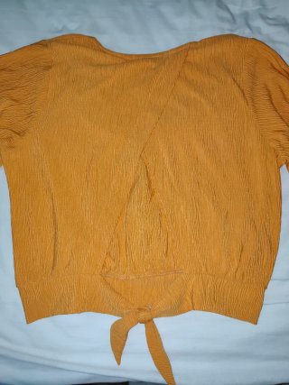 Top Bershka Amarillo Talla S